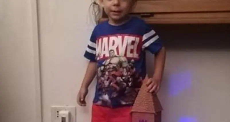 Matteo, il bimbo di 2 anni \"stregato\" dalla torre di Vadena