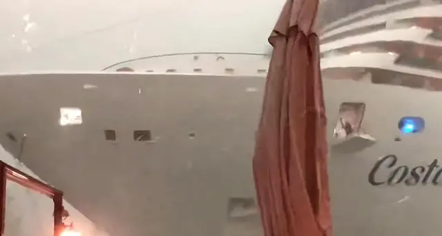 Nave da crociera sbanda a Venezia