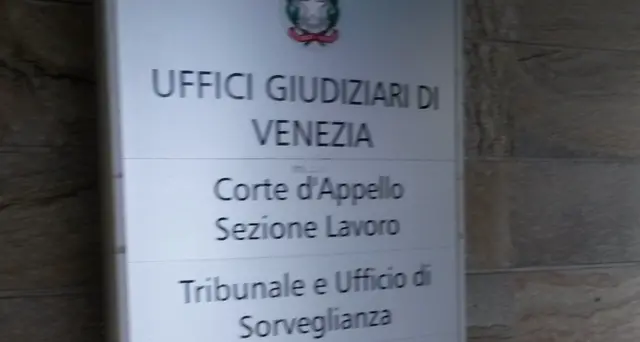 Nave sbanda a Venezia: atti a Procura