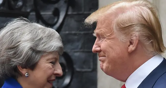 Trump attacca May, un disastro su Brexit