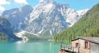 Meno auto al lago di Braies: i divieti scattano domani