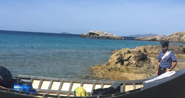 Migranti, in 13 sbarcano in Sardegna