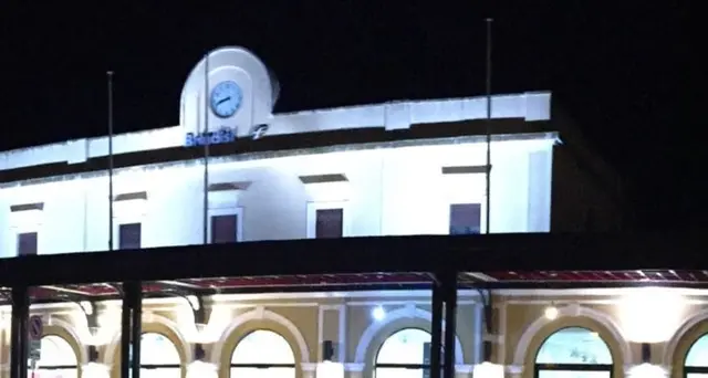 Operaio ferrovia muore folgorato