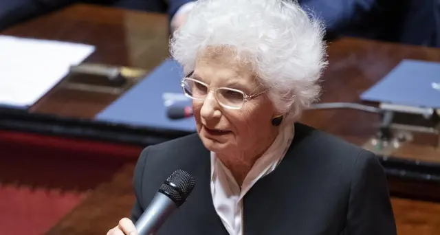 Segre, interrogazione razzismo in stadi