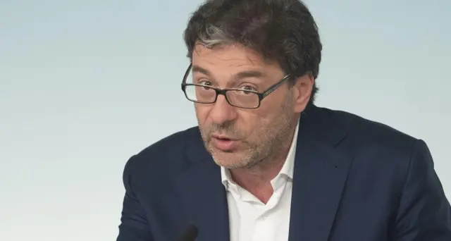 Giorgetti, il governo non è a rischio