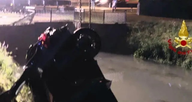 Auto in canale,morti 4 giovani a Jesolo