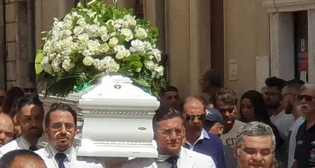 Travolti col Suv: padre, via da Vittoria