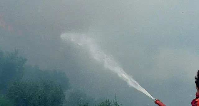 Fiamme Argentario,in azione 2 elicotteri