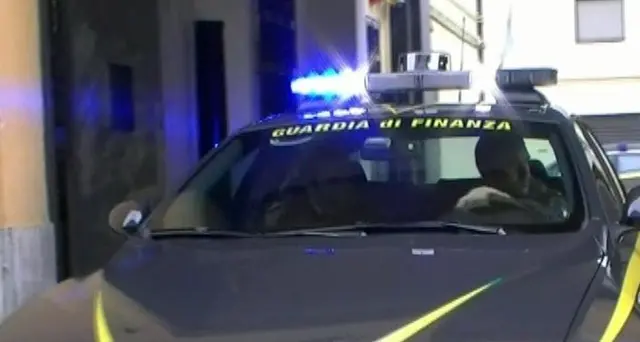 migliaia di truffati online, 4 arresti