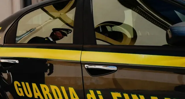 Contrabbando gasolio Est Europa, arresti