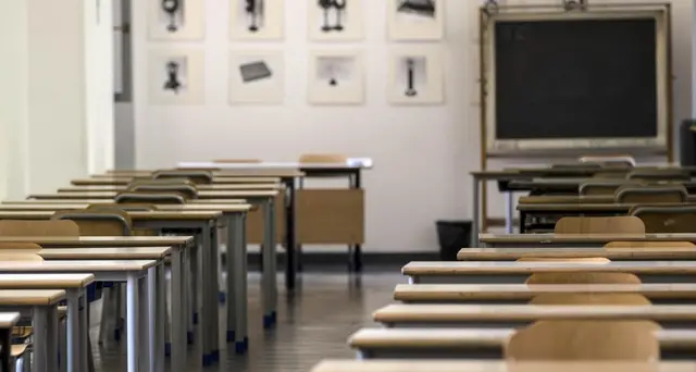 Botte ad alunno autistico,prof arrestato