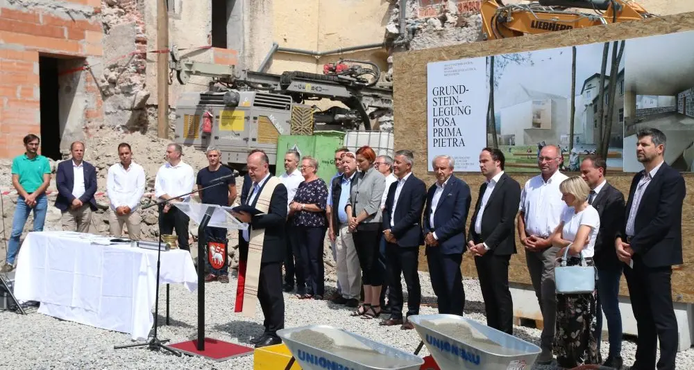Bressanone, posata la prima pietra della biblioteca