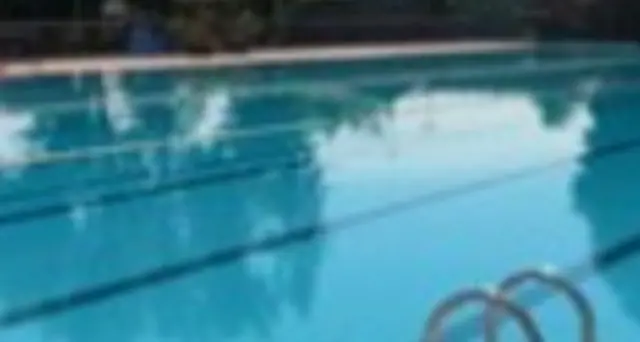Giovane trovato morto in piscina Milano