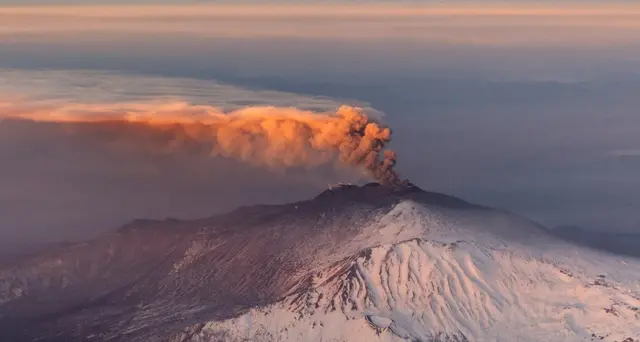 Etna: cala cenere, spazi aerei riaperti