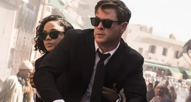 A Giffoni Men in black con women power