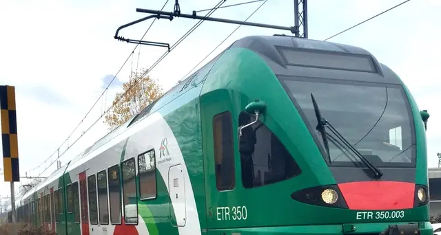Cedono i binari, bloccata Bologna-Prato