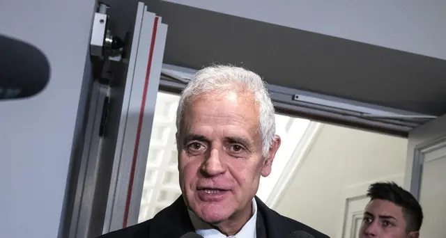 Formigoni va agli arresti domiciliari