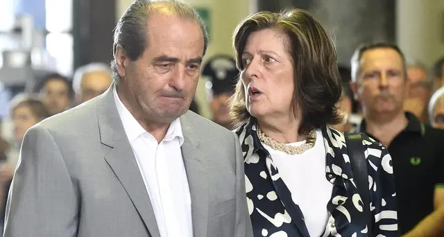Di Pietro in lacrime a camera ardente