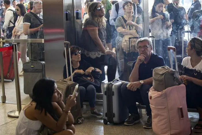 Ritardi e cancellazioni dei treni alla stazione Termini. Roma, 22 luglio 2019 ANSA/MASSIMO PERCOSSI