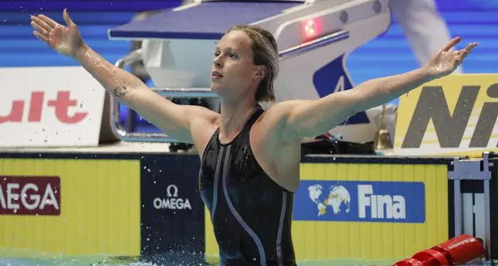 Nuoto, doppio oro per gli azzurri con Pellegrini e Paltrinieri