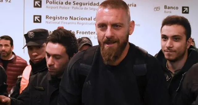 De Rossi col Boca, in campo con squadra