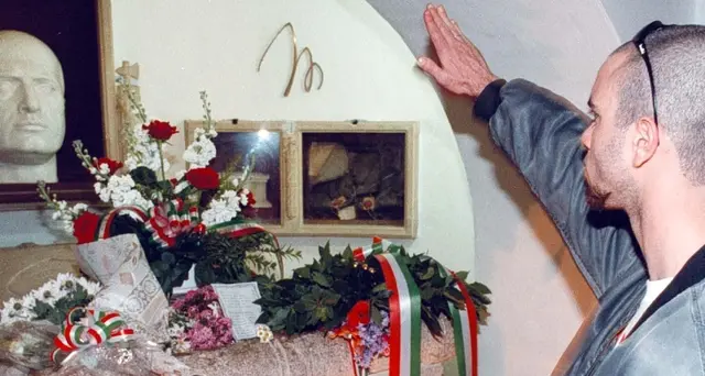 Riapre cripta Musssoni. Anpi, oltraggio