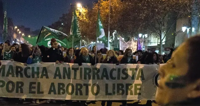 Cile, in migliaia a cortei pro aborto
