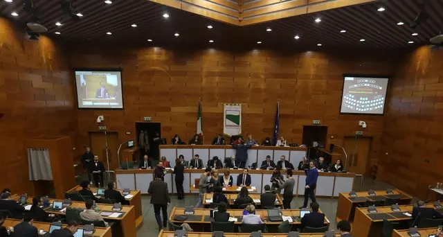 E-R, seduta fiume per legge su omofobia
