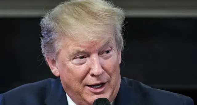 Trump risponderemo a Parigi sulla tassa