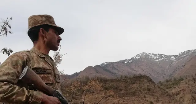 Pakistan, cade aereo militare: 12 morti