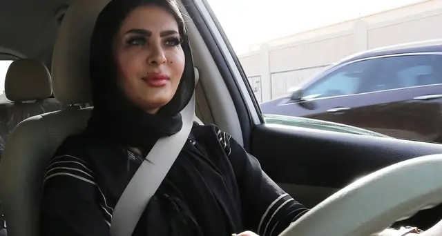 Via restrizioni passaporto donne saudite