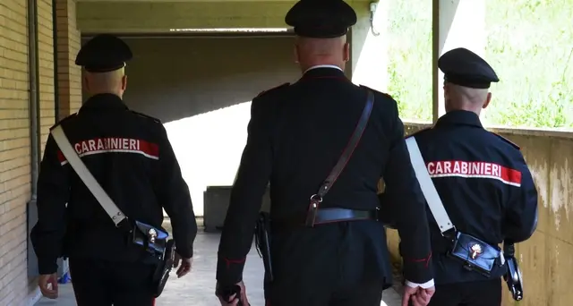 Cadavere in sacco a pelo nel Livornese