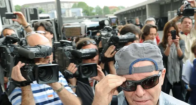 Vasco Rossi in campo per la cannabis light