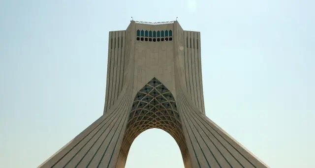 Iran, continua taglio obblighi nucleare