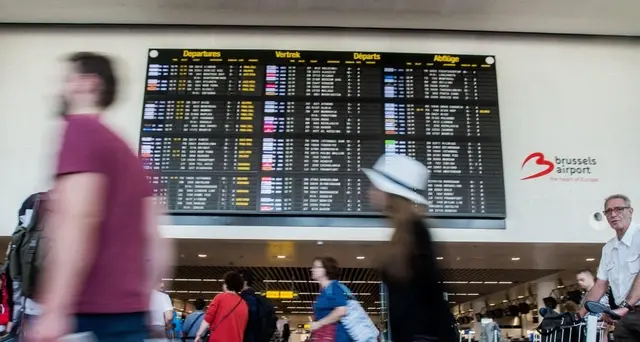 Trenta voli lasciano Bruxelles senza valigie