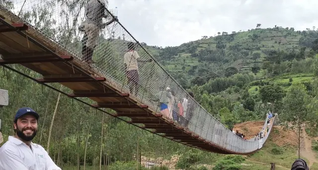 Modenese 'uomo dei ponti' in Ruanda