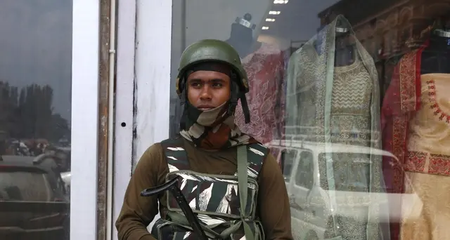 Allerta in Kashmir, via 20mila turisti