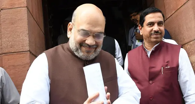 India pensa di revocare status Kashmir