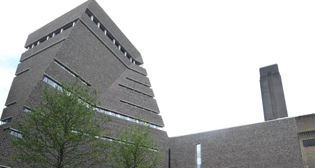 Bimbo precipitato da Tate,fuori pericolo