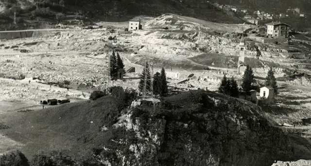 Giù chiesa Vajont, protesta proprietario