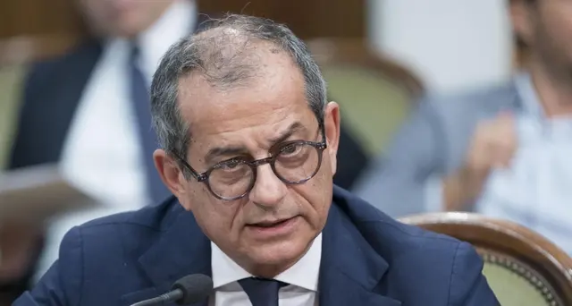 Tria,fondi per calo tasse non in deficit