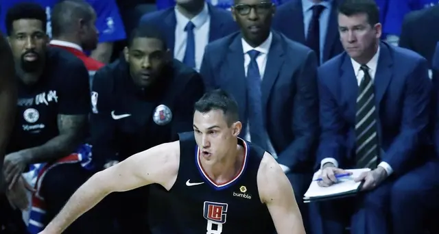 Gallinari dimesso da ospedale, in ritiro