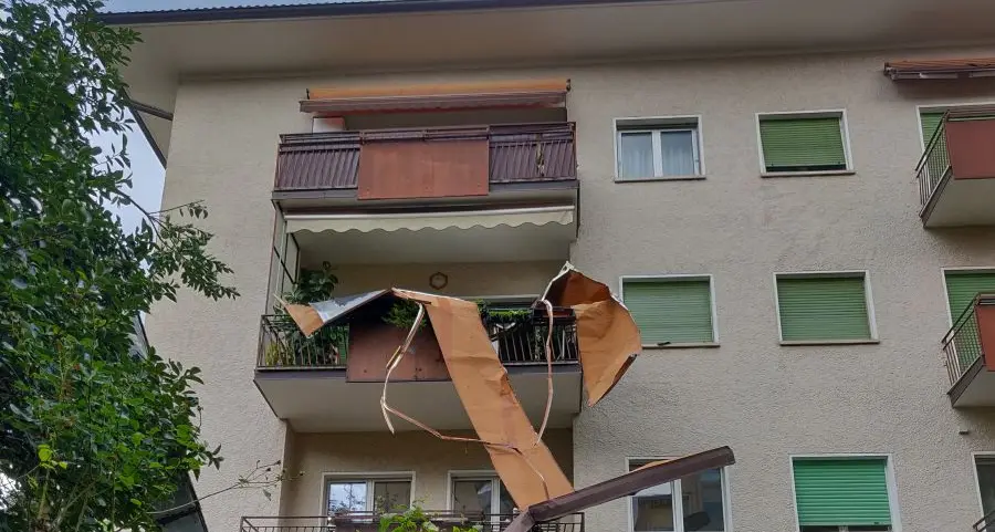 Maltempo a Bolzano, in poche ore 140 interventi dei vigili del fuoco