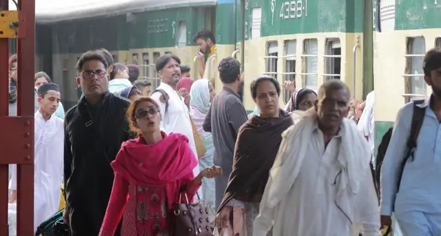 Pakistan sospende il treno con l'India