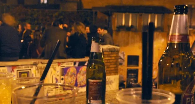 Mix alcol e droga, grave 17enne a Pisa