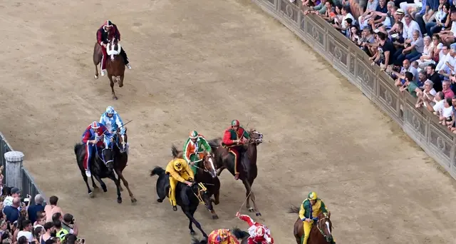 Palio Siena, Aquila vince prima prova