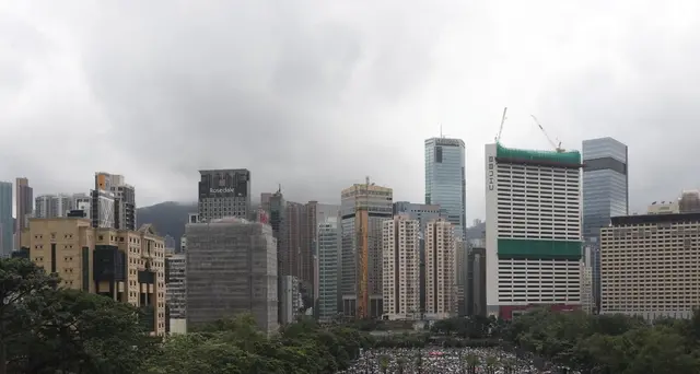 Hong Kong, in migliaia a nuova protesta