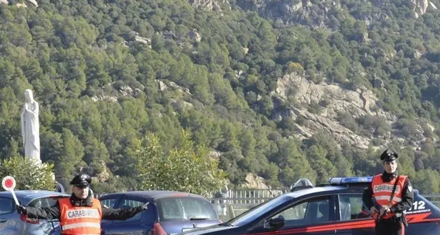 Sardegna, ucciso davanti al suo terreno