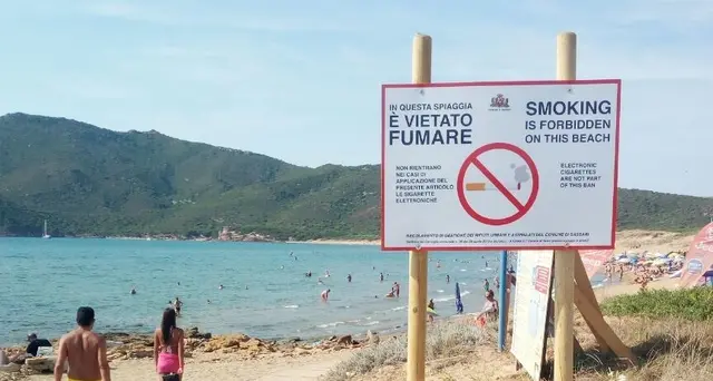 Prime multe in spiagge sarde a chi fuma