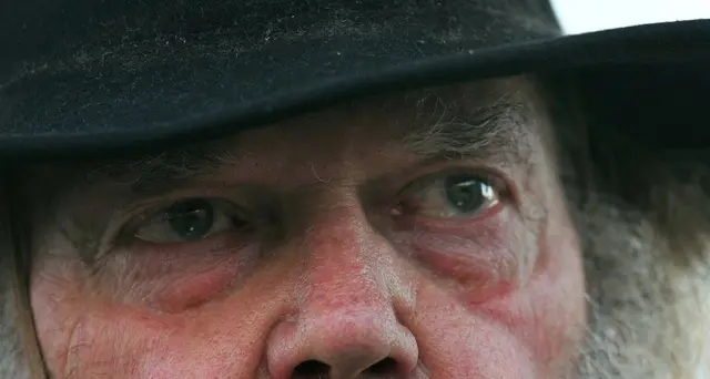 Neil Young annuncia nuovo album